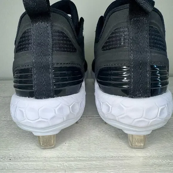 NWOT New Balance Fresh Foam Velo V3 Softball Cleats Women Size 6 - Picture 8 of 12